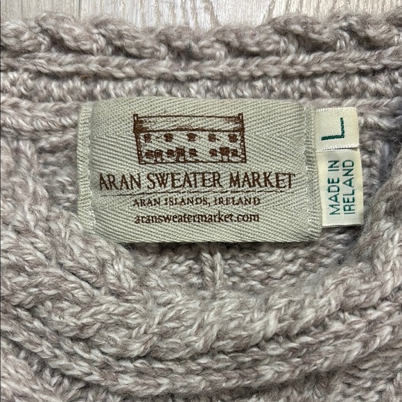 Aran Merino Wool Sweater with Cable Knit Design - Picture 3 of 4